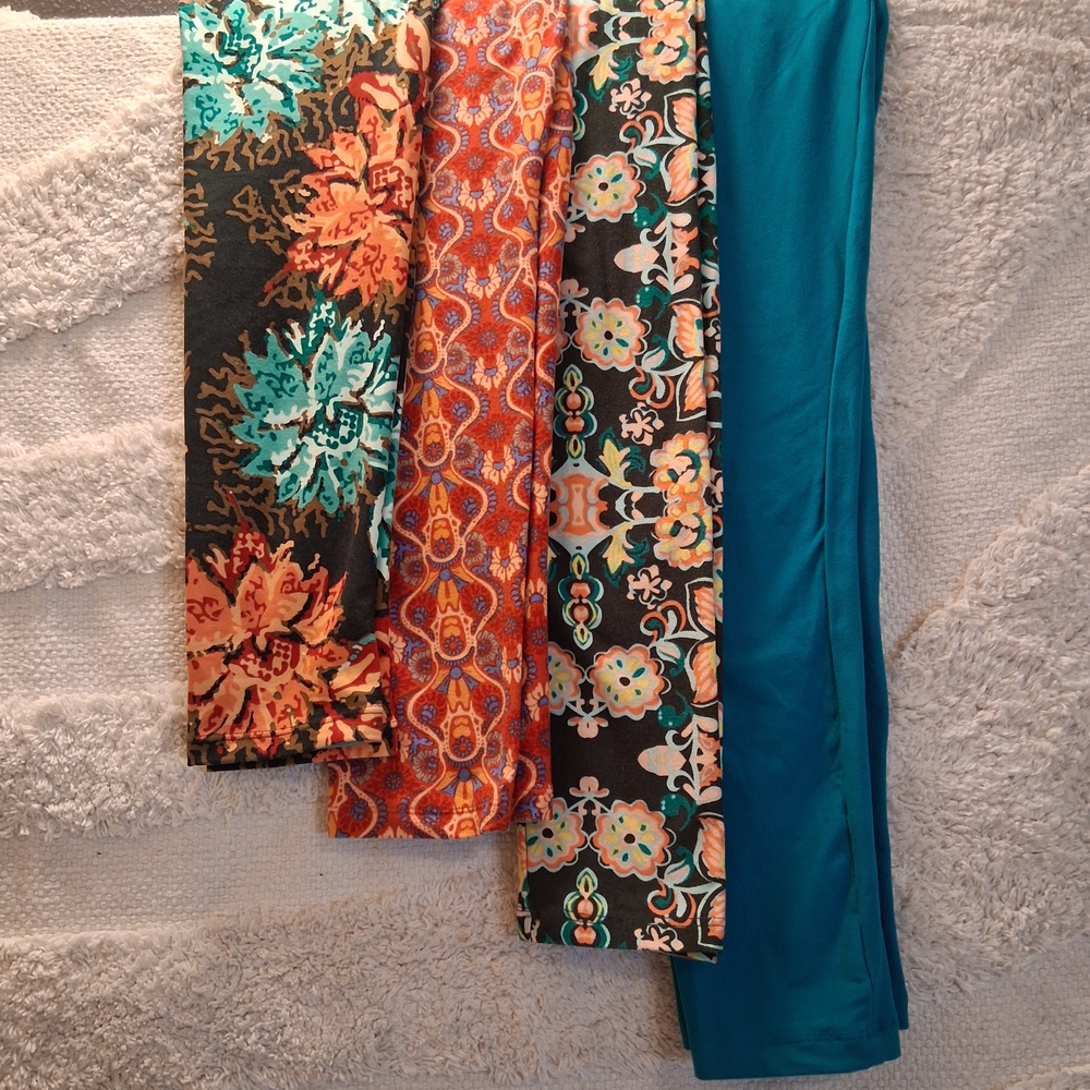 LULAROE 4 Pair Of Multicolor Leggings